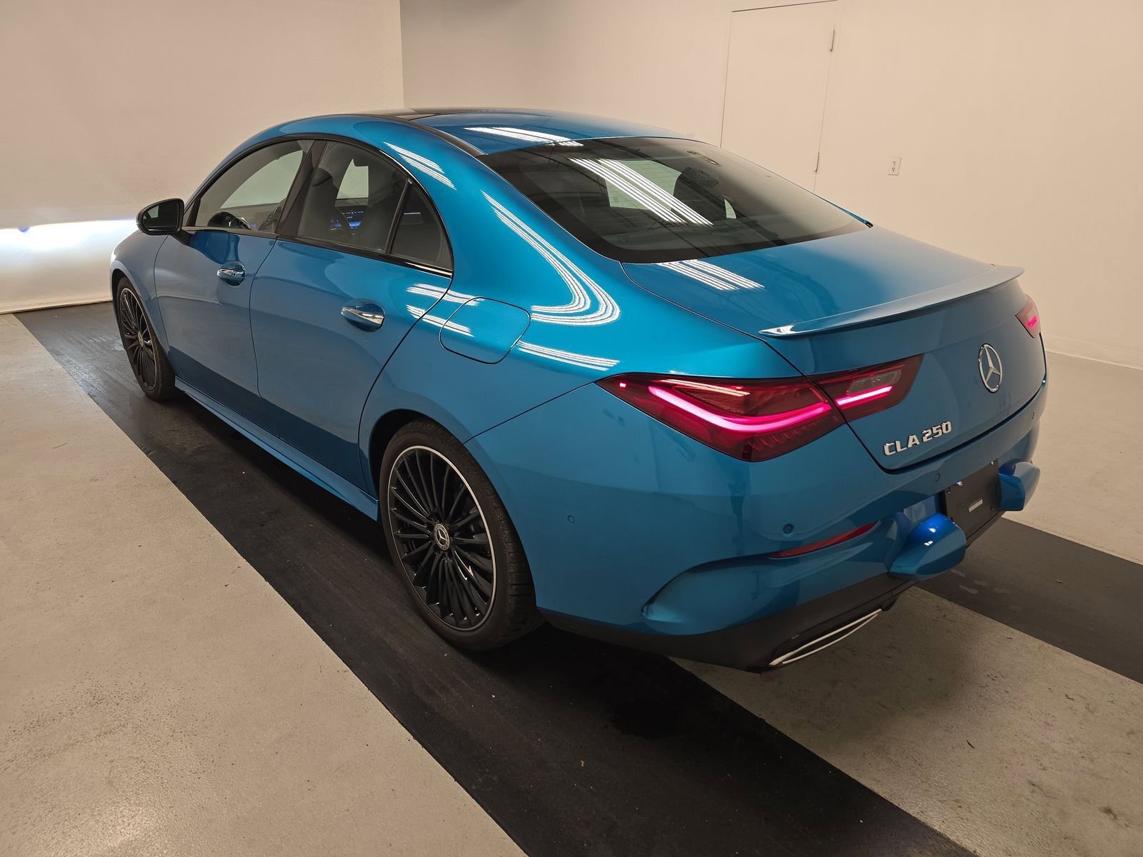 Used 2025 Mercedes-Benz CLA 250 w/ AMG Night Package image 9