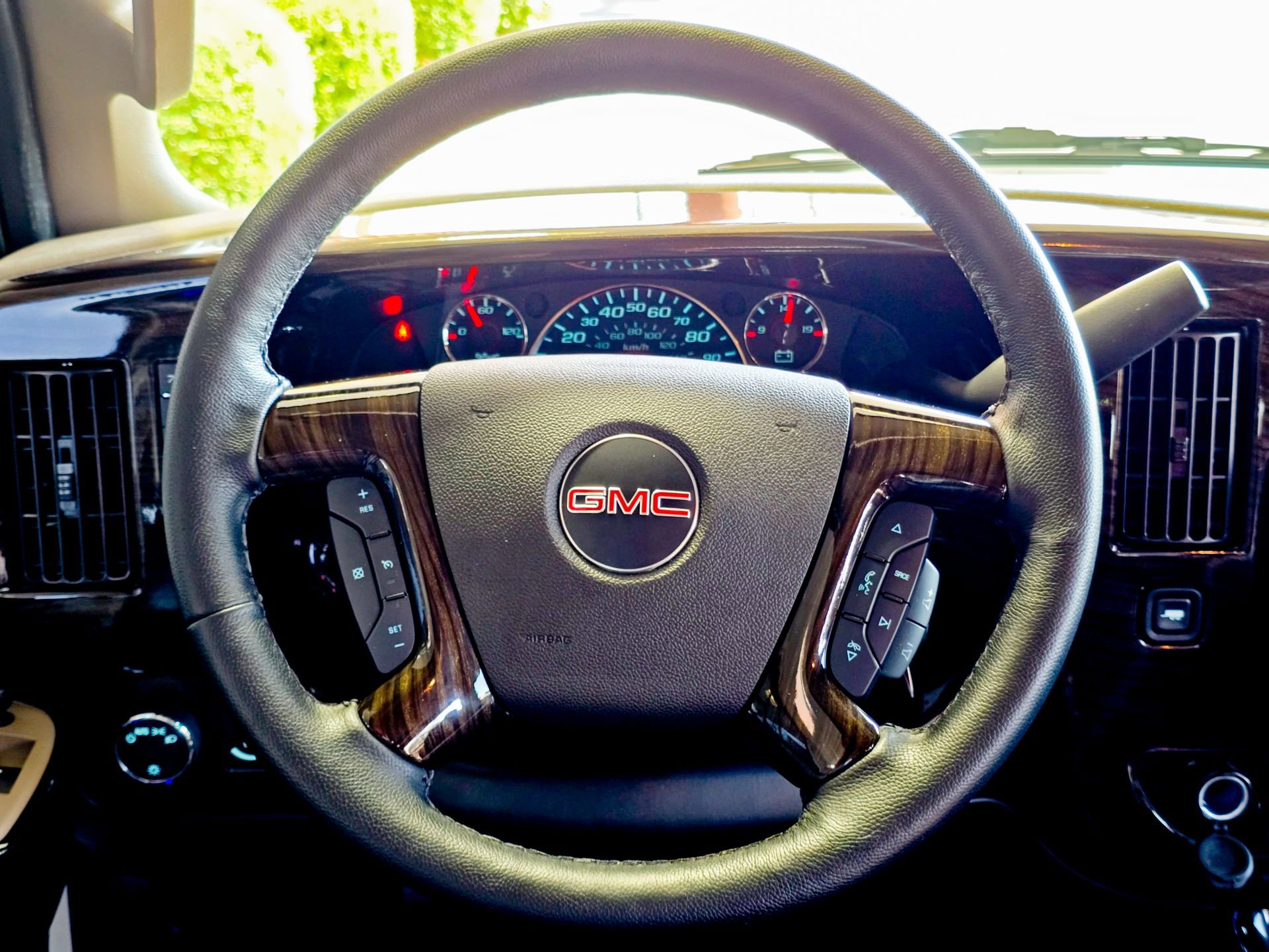 Used 2025 GMC Savana 2500 w/ Driver Convenience Package image 48