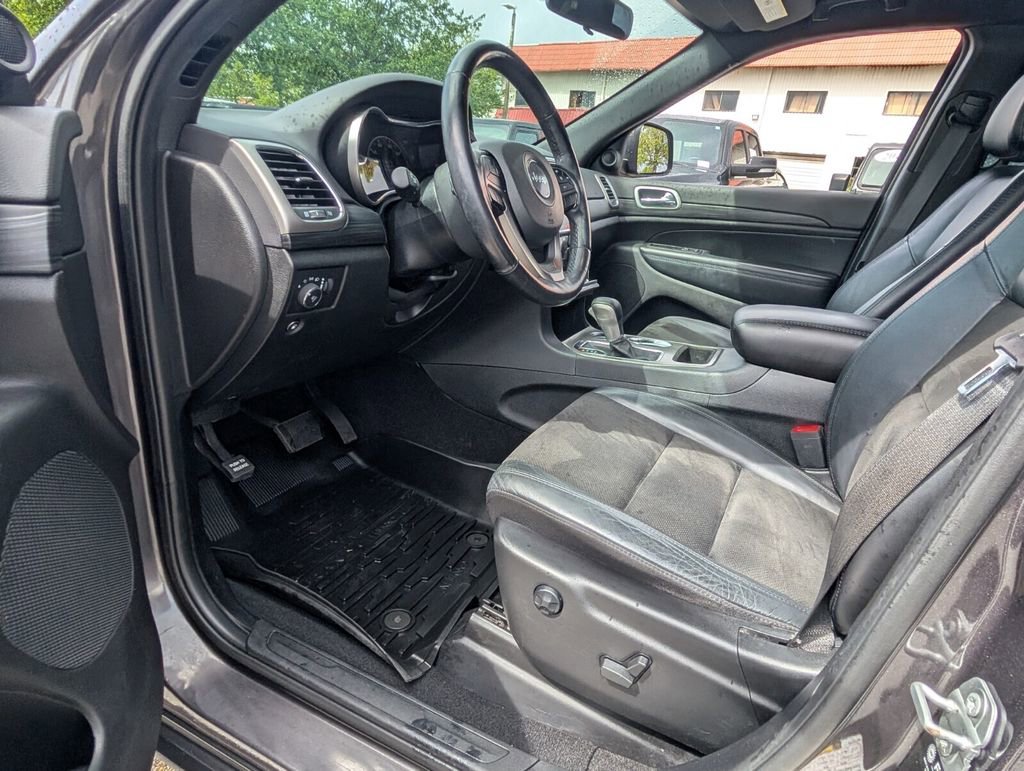 Certified 2021 Jeep Grand Cherokee Laredo X image 12