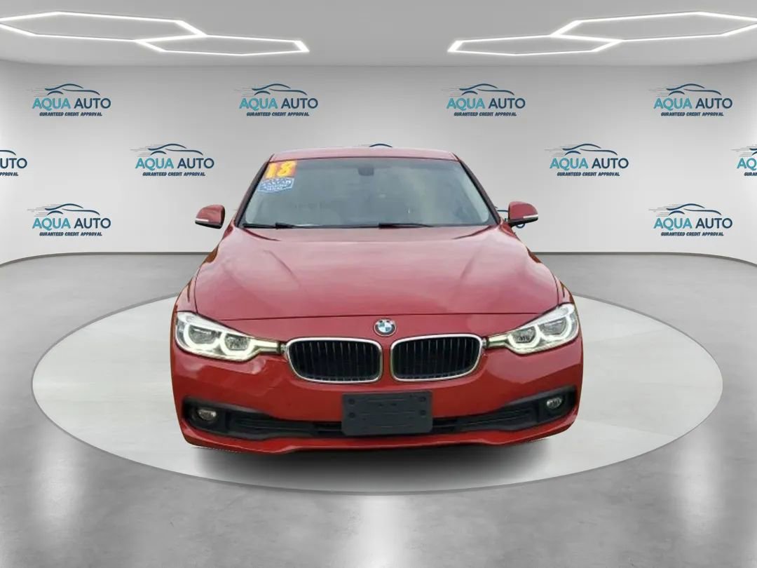 Used 2018 BMW 320i Sedan RWD image 2