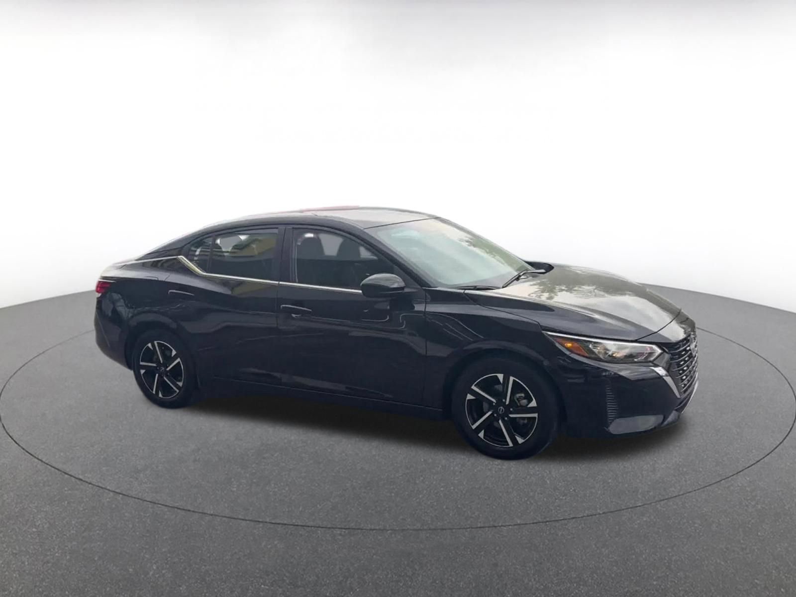 Used 2025 Nissan Sentra SV FWD image 2