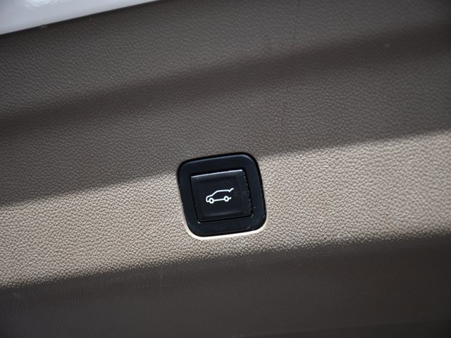 Used 2021 GMC Yukon XL Denali image 36