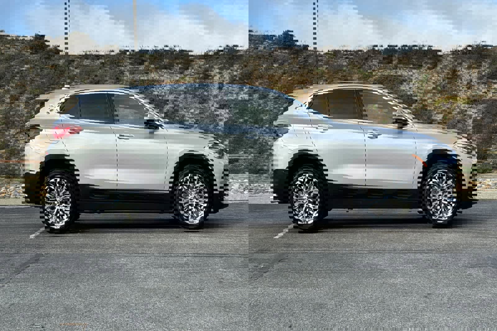 Used 2022 BMW X2 xDrive28i w/ Premium Package image 6