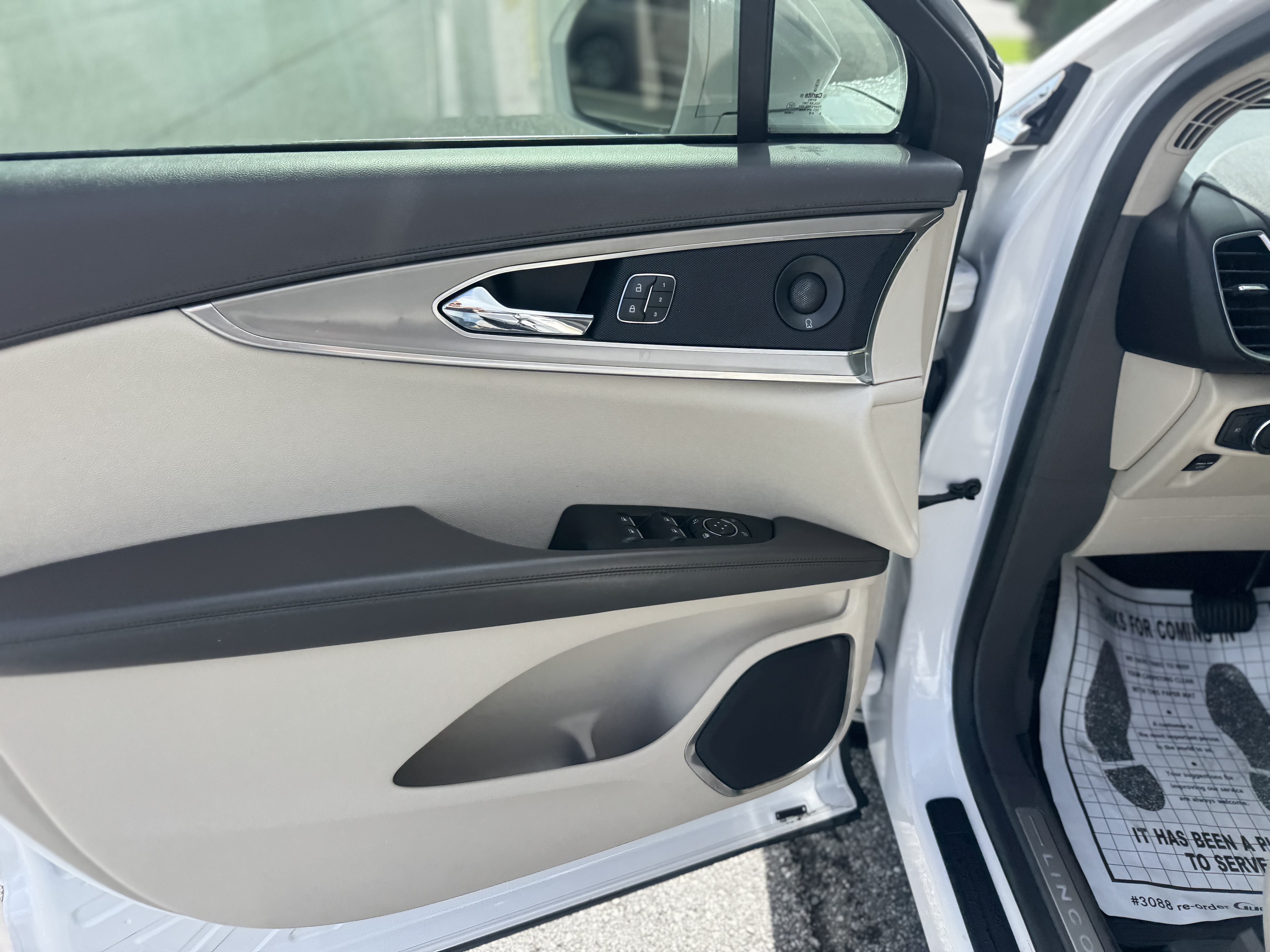 Used 2019 Lincoln Nautilus Reserve FWD image 6
