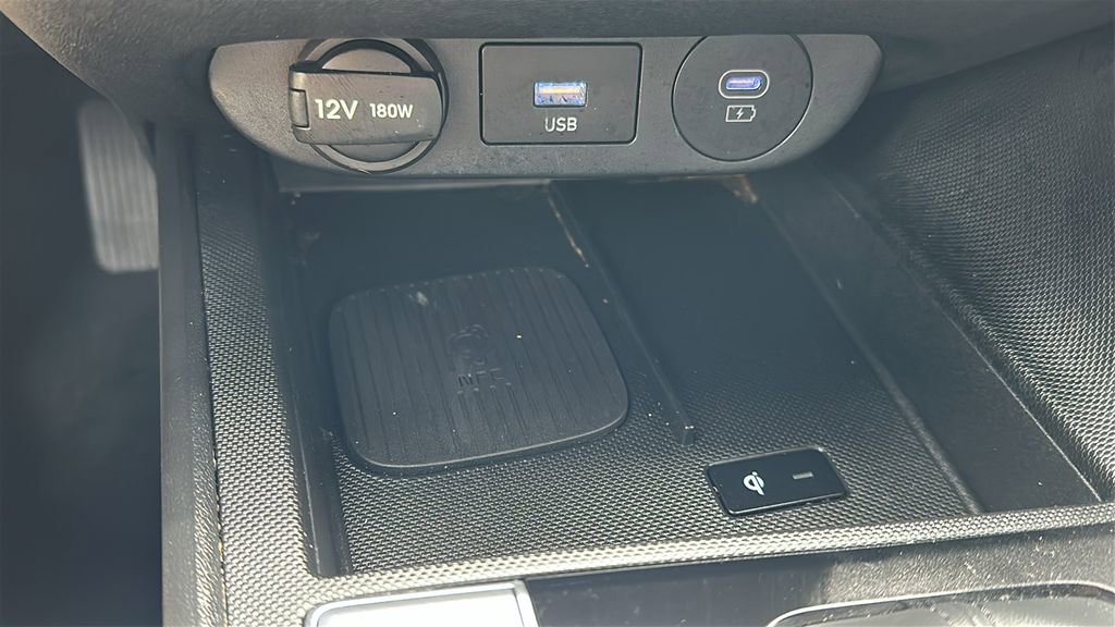 Used 2025 Hyundai Elantra Limited FWD image 27