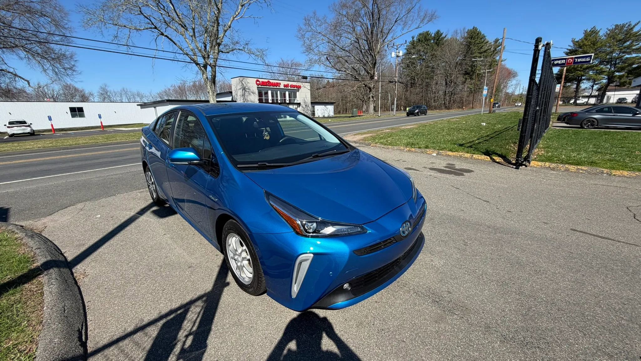 Used 2019 Toyota Prius XLE image 7