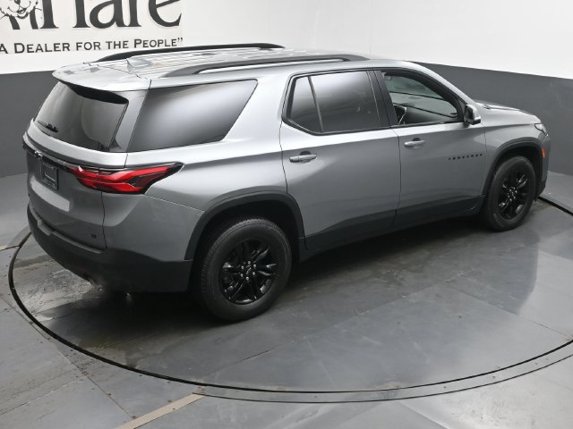 Used 2023 Chevrolet Traverse LT FWD image 46