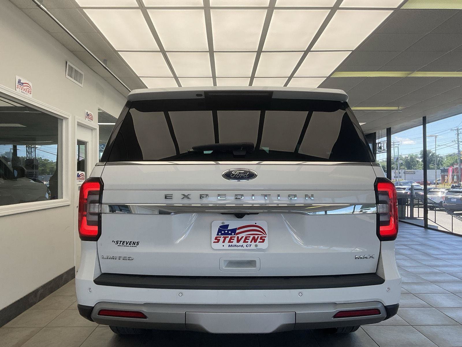 Used 2024 Ford Expedition Max Limited AWD/4WD image 6
