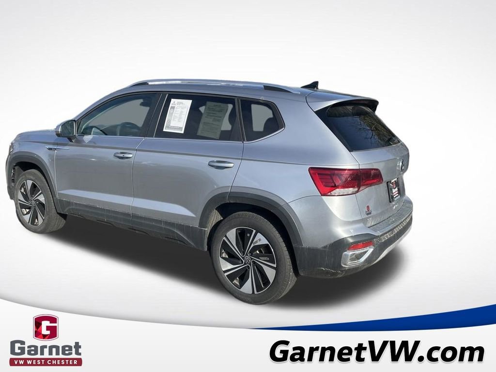 Used 2024 Volkswagen Taos SE image 3