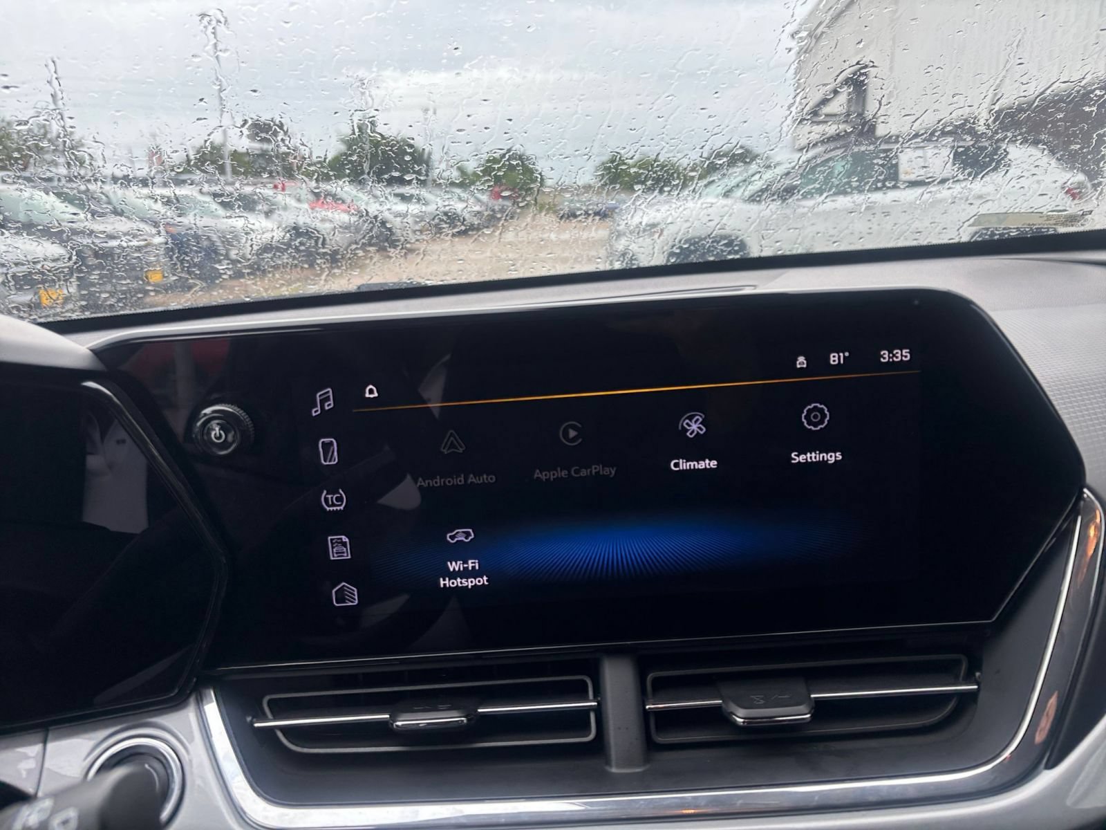 Used 2025 Chevrolet Trax LT FWD image 17