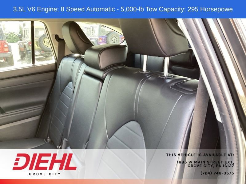 Used 2022 Toyota Highlander XLE AWD/4WD image 17