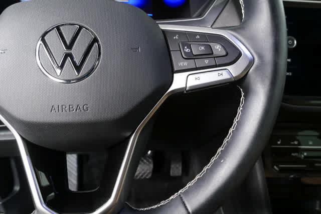 Certified 2023 Volkswagen Tiguan SE FWD image 14