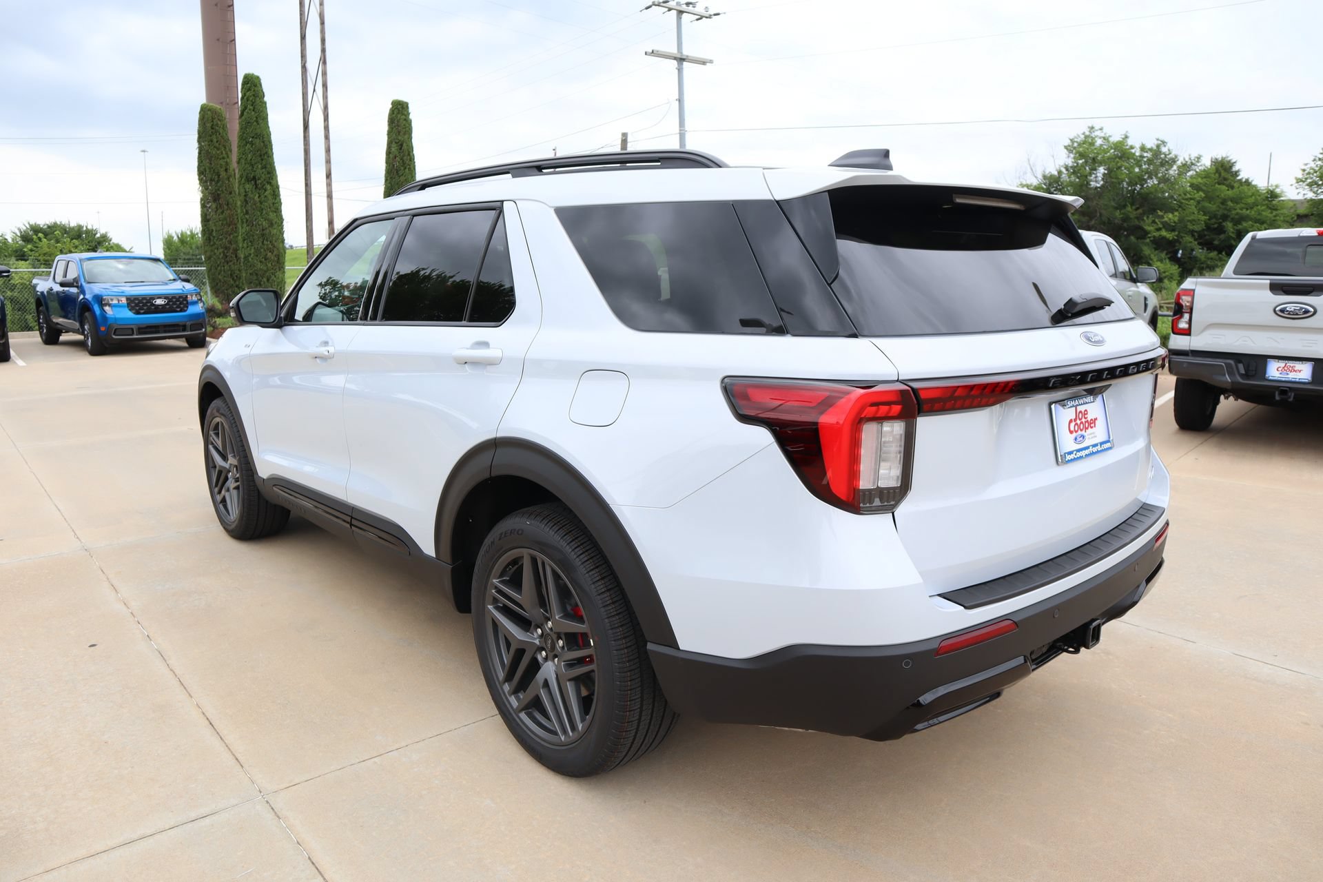 New 2026 Ford Explorer ST-Line w/ ST-Line Street Pack AWD/4WD image 25