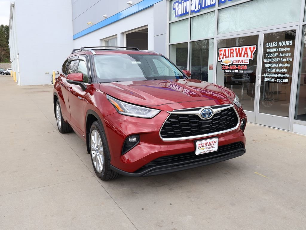 Used 2020 Toyota Highlander Limited w/ Protection Package #3 image 2