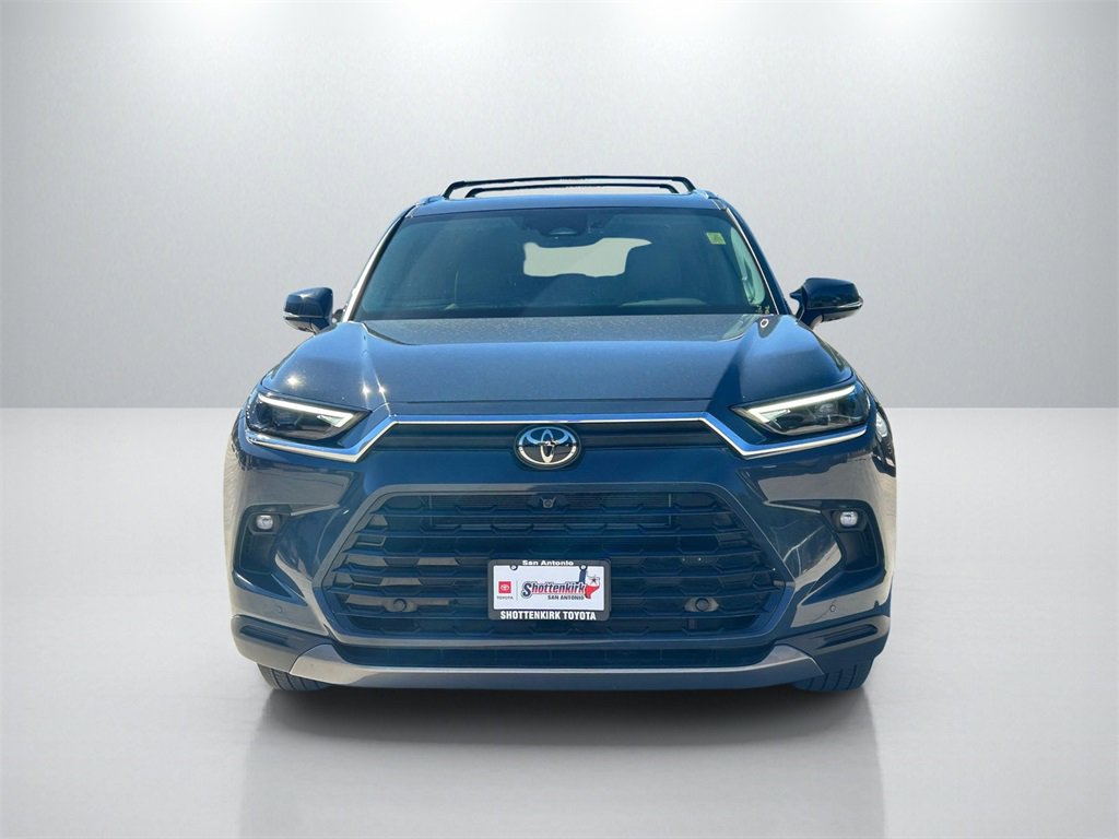 Used 2024 Toyota Grand Highlander Limited video 2