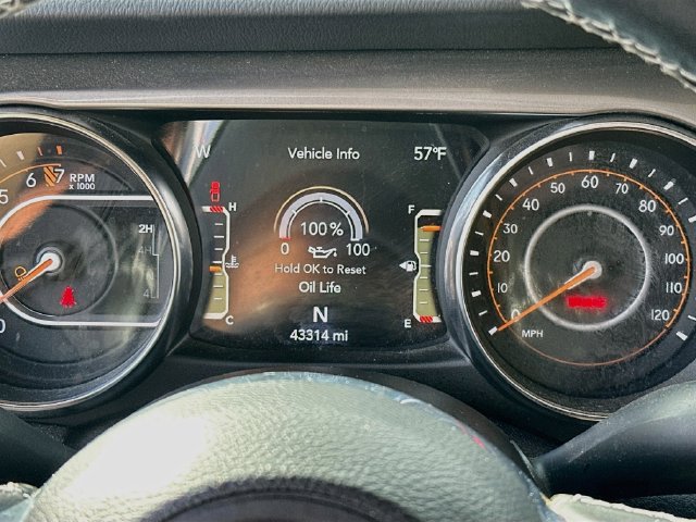 Used 2021 Jeep Gladiator Overland AWD/4WD image 12