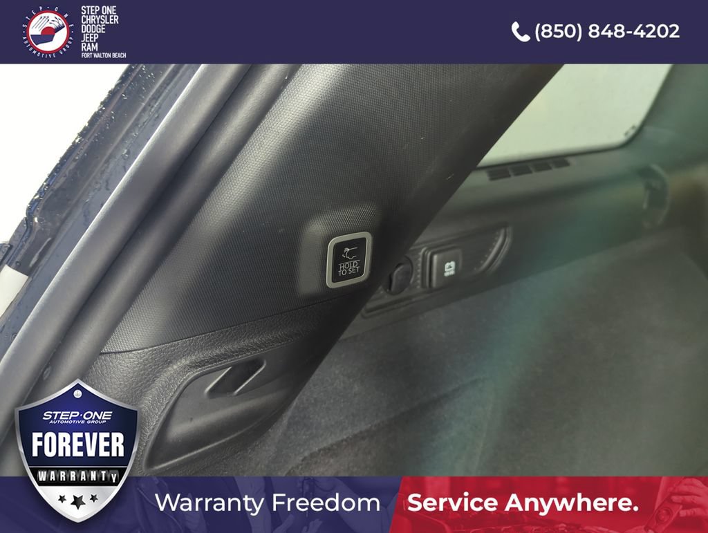Used 2023 Jeep Grand Cherokee Summit AWD/4WD image 32