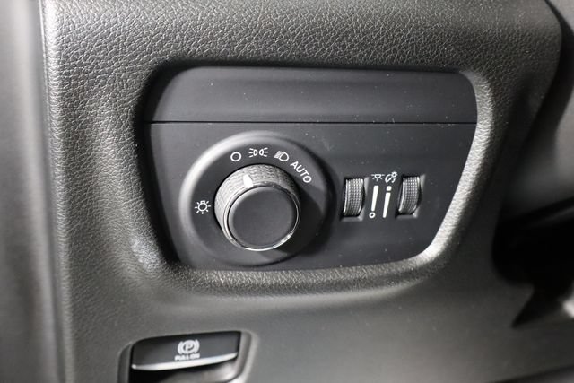 Used 2022 Jeep Grand Cherokee L Laredo w/ Luxury Tech Group I AWD/4WD image 20
