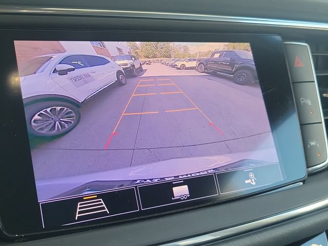 Used 2020 Buick Enclave Premium w/ Sun and Sites Package AWD/4WD image 26
