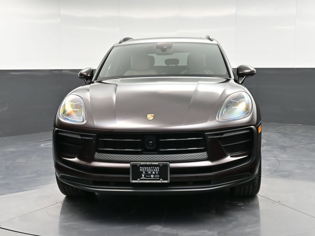 Certified 2025 Porsche Macan image 11