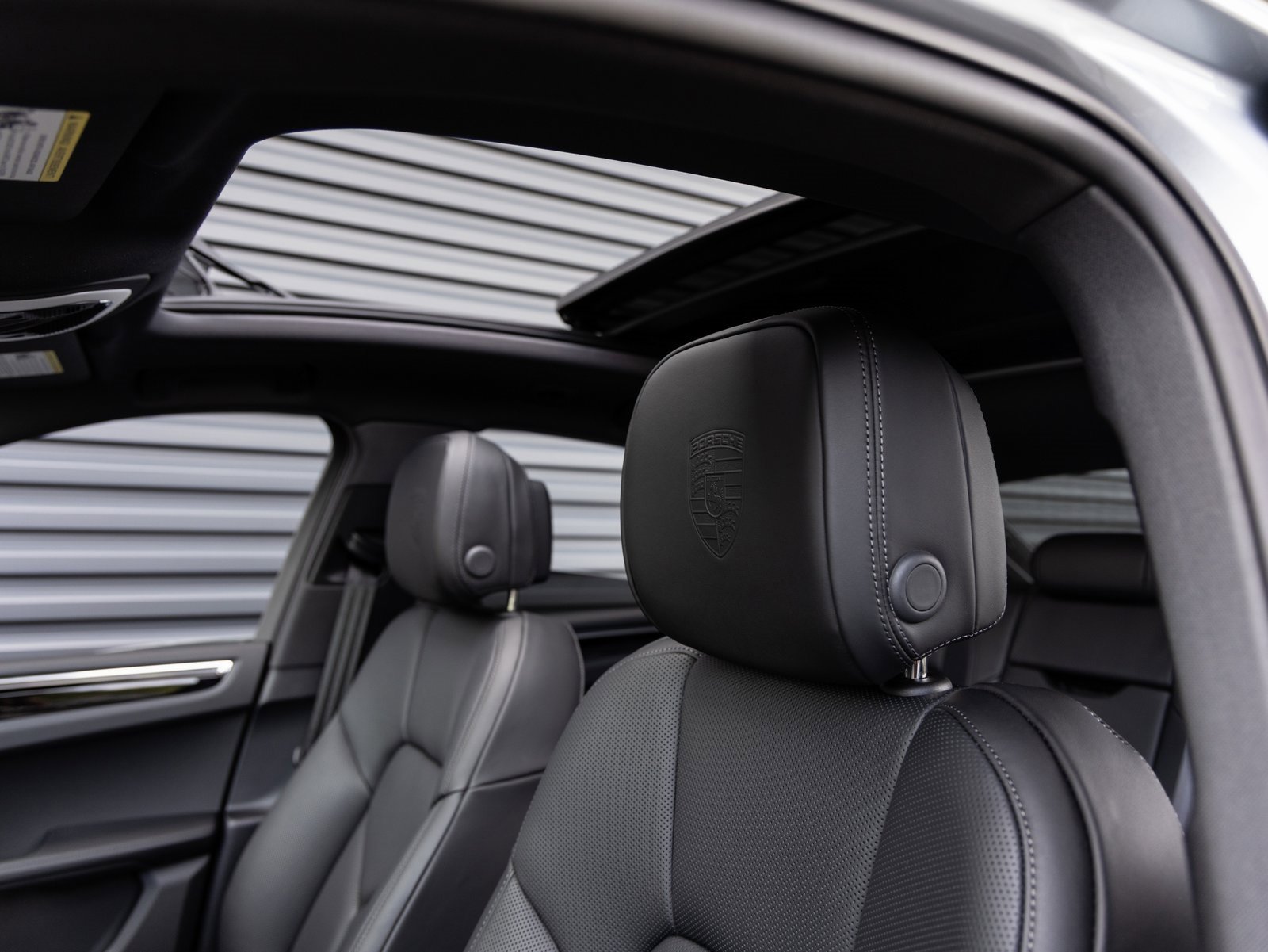 Certified 2026 Porsche Macan image 24