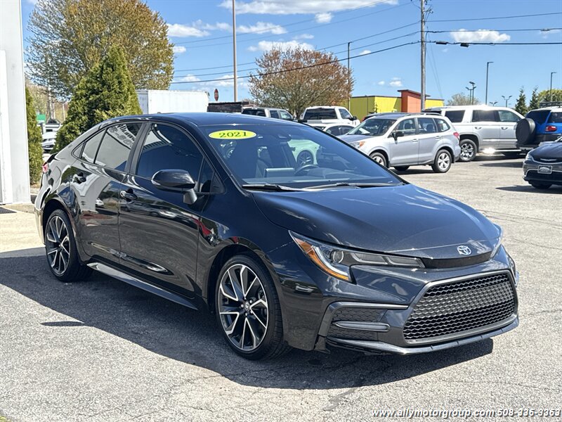 Used 2021 Toyota Corolla SE FWD image 3