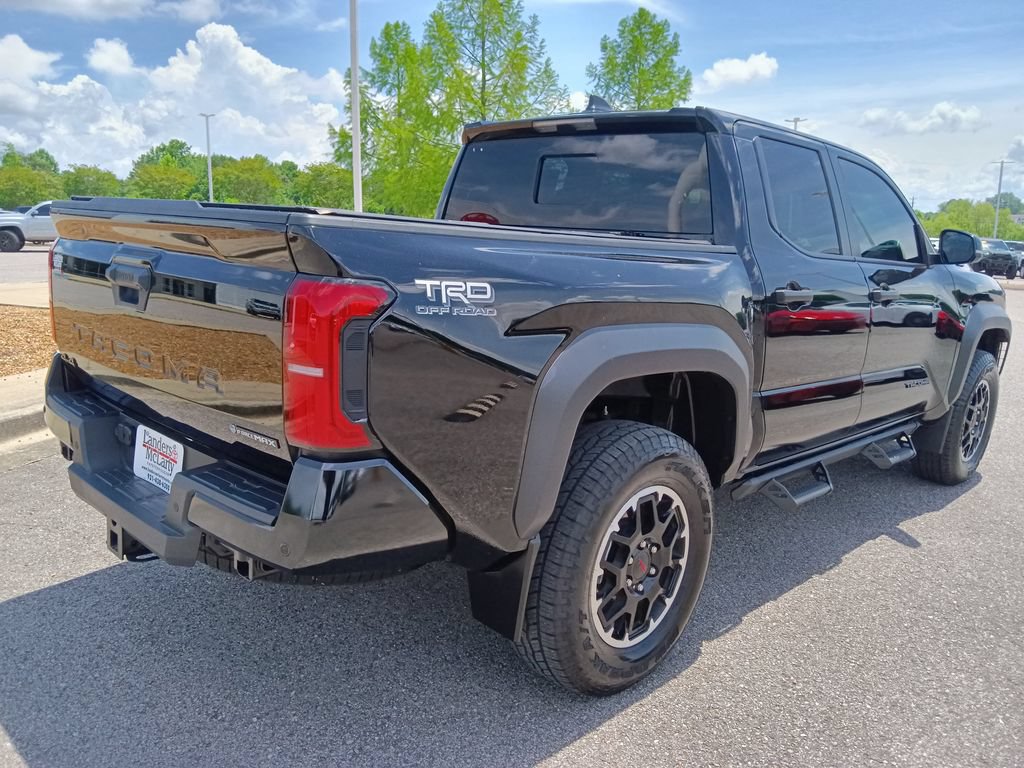 Used 2024 Toyota Tacoma TRD Off-Road w/ TRD Off Road Upgrade Package AWD/4WD image 3