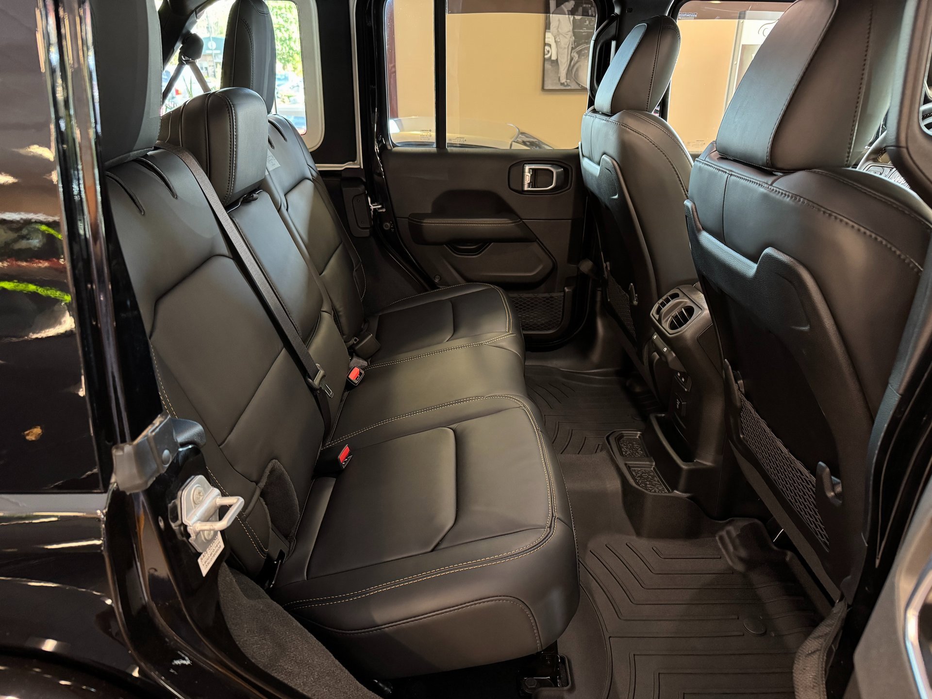 Used 2024 Jeep Wrangler Unlimited Rubicon 392 image 23