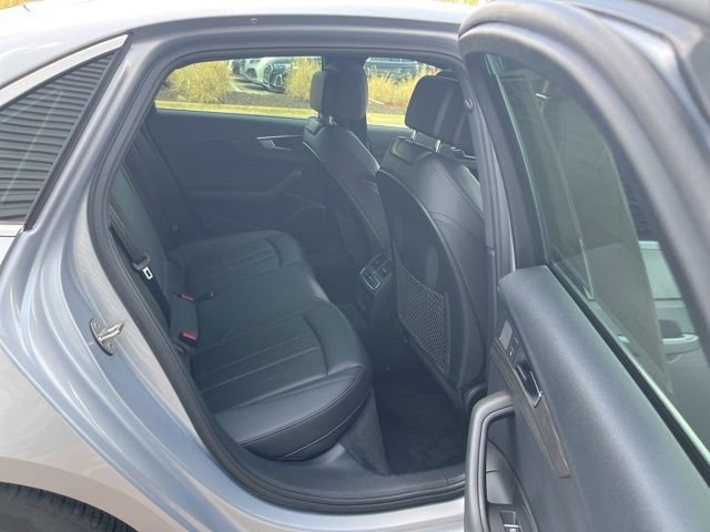 Used 2019 Audi A4 2.0T Premium image 31
