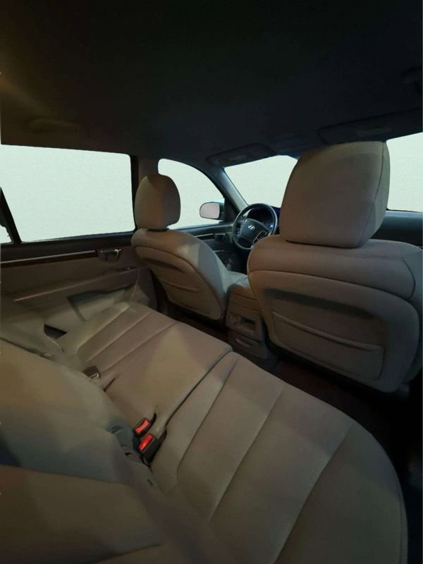 Used 2011 Hyundai Santa Fe GLS image 8