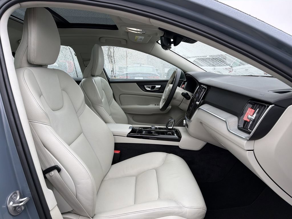 Used 2023 Volvo S60 T8 Plus image 19