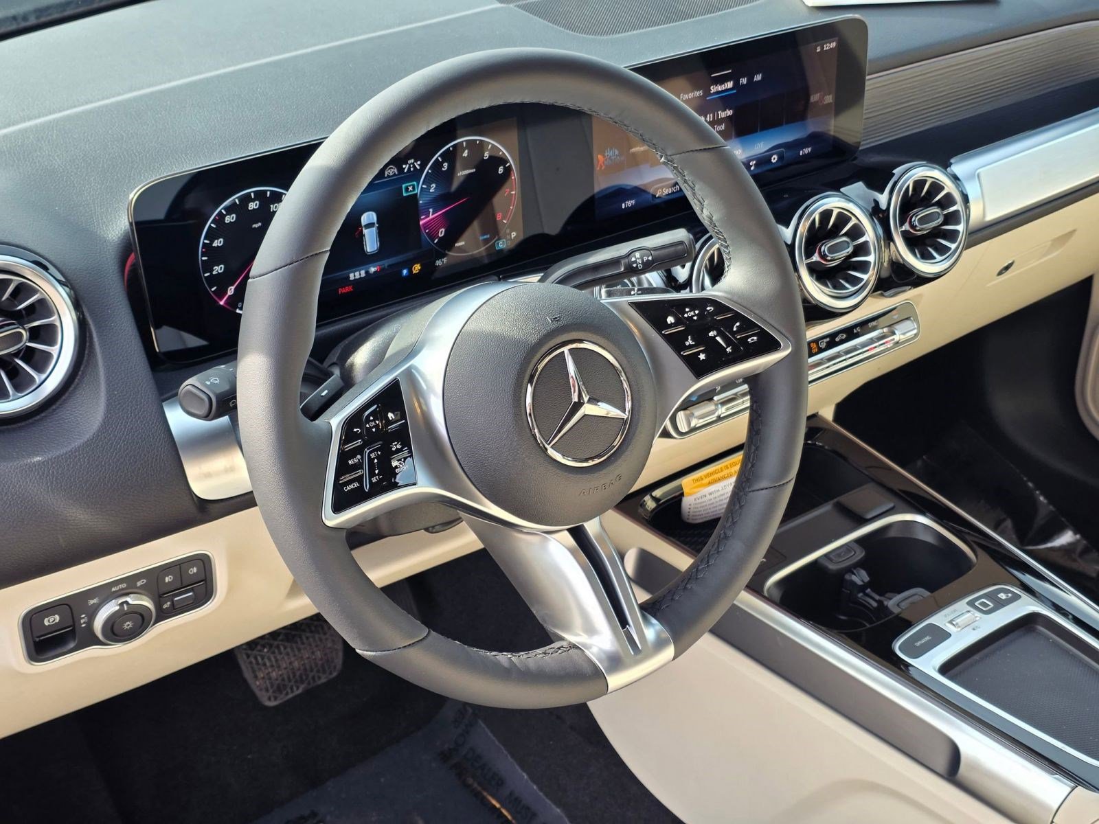 New 2026 Mercedes-Benz GLB 250 4MATIC image 14