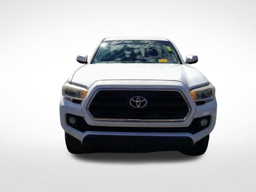 Used 2016 Toyota Tacoma 2WD Double Cab image 2