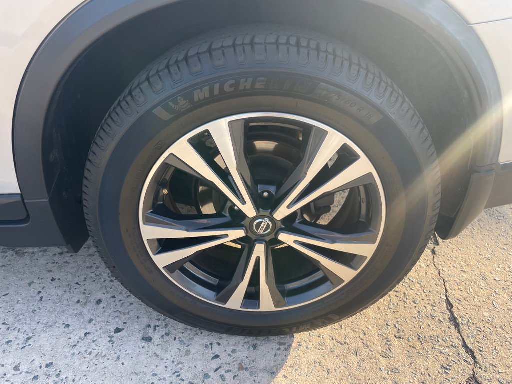 Used 2017 Nissan Rogue SL FWD image 10