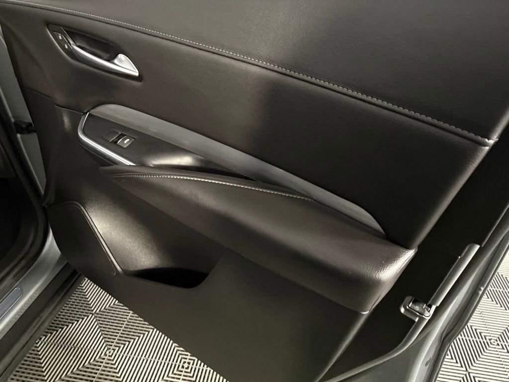 Used 2024 Cadillac XT4 Premium Luxury image 33