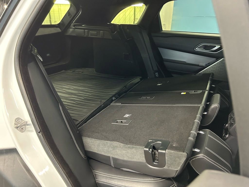 Used 2018 Land Rover Range Rover Velar R-Dynamic HSE image 44