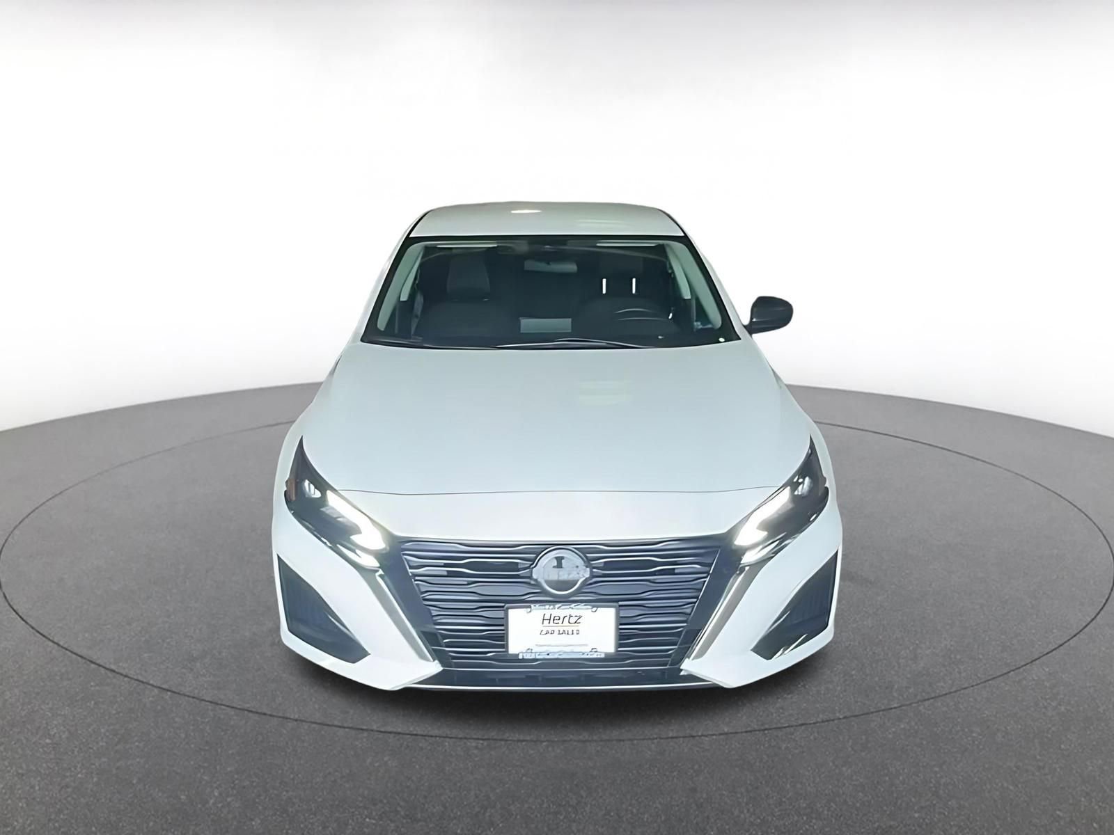Used 2025 Nissan Altima 2.5 SV FWD image 4