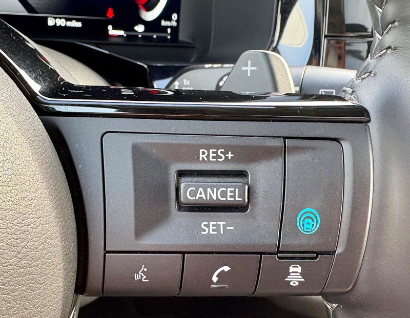 Used 2025 Nissan Pathfinder Platinum w/ Cargo Package FWD image 24