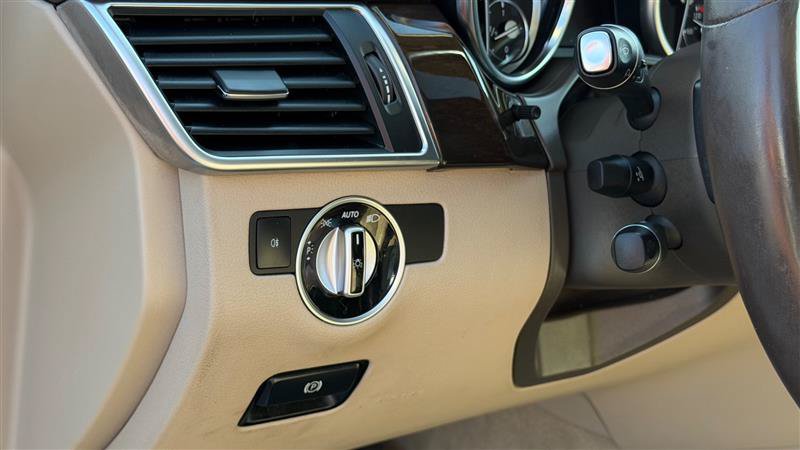 Used 2015 Mercedes-Benz GL 450 4MATIC image 22