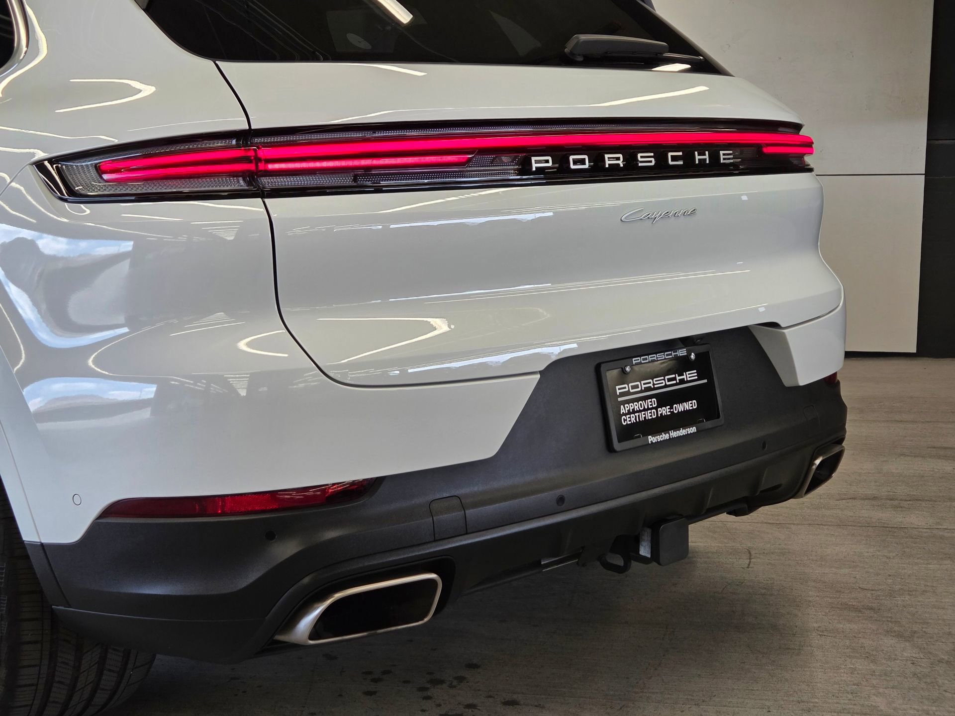 Certified 2024 Porsche Cayenne AWD/4WD image 8