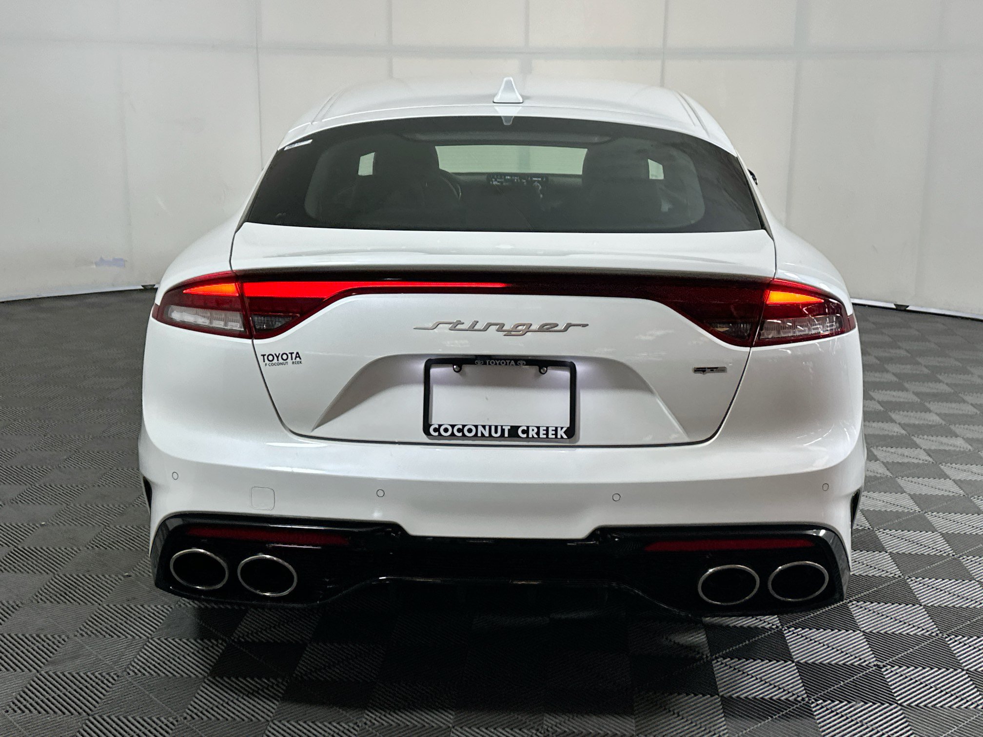 Used 2023 Kia Stinger GT-Line RWD image 4