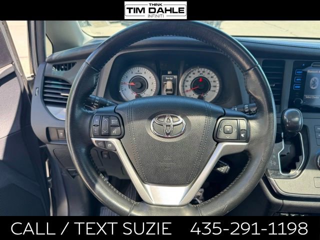 Used 2015 Toyota Sienna SE w/ SE Preferred Package FWD image 3