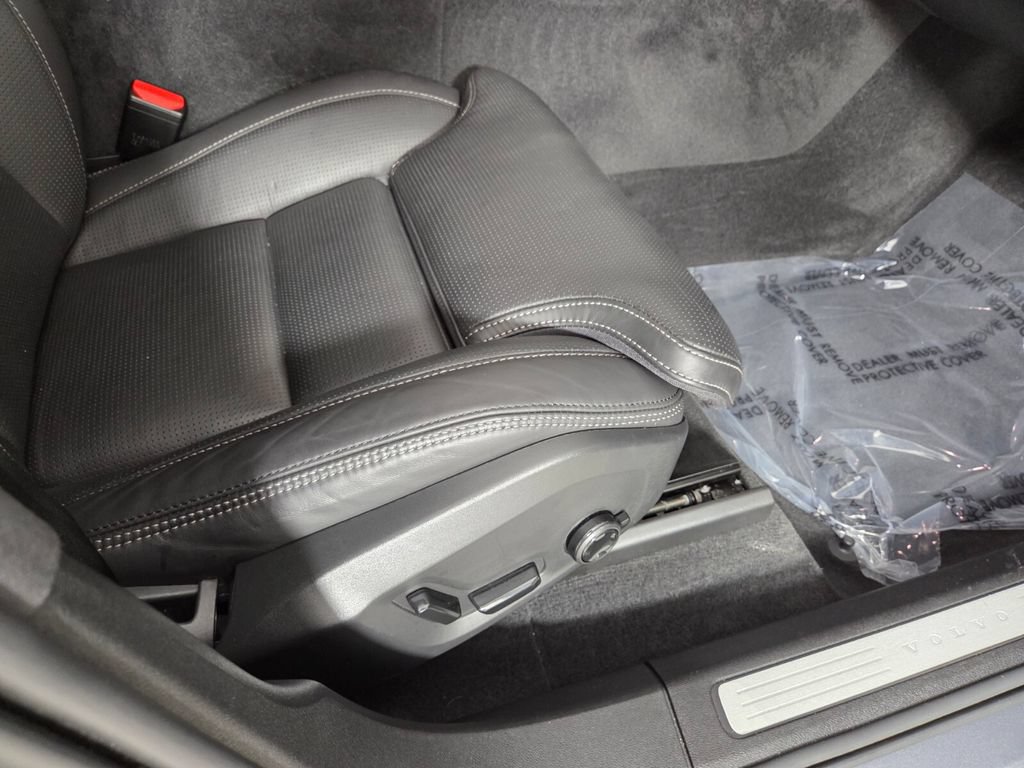 Used 2021 Volvo XC60 T5 Inscription FWD image 32