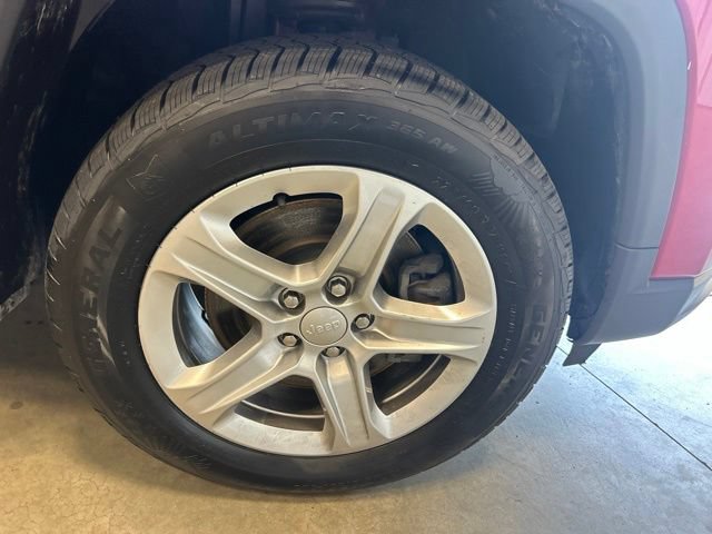 Used 2023 Jeep Compass Latitude w/ Convenience Group AWD/4WD image 4