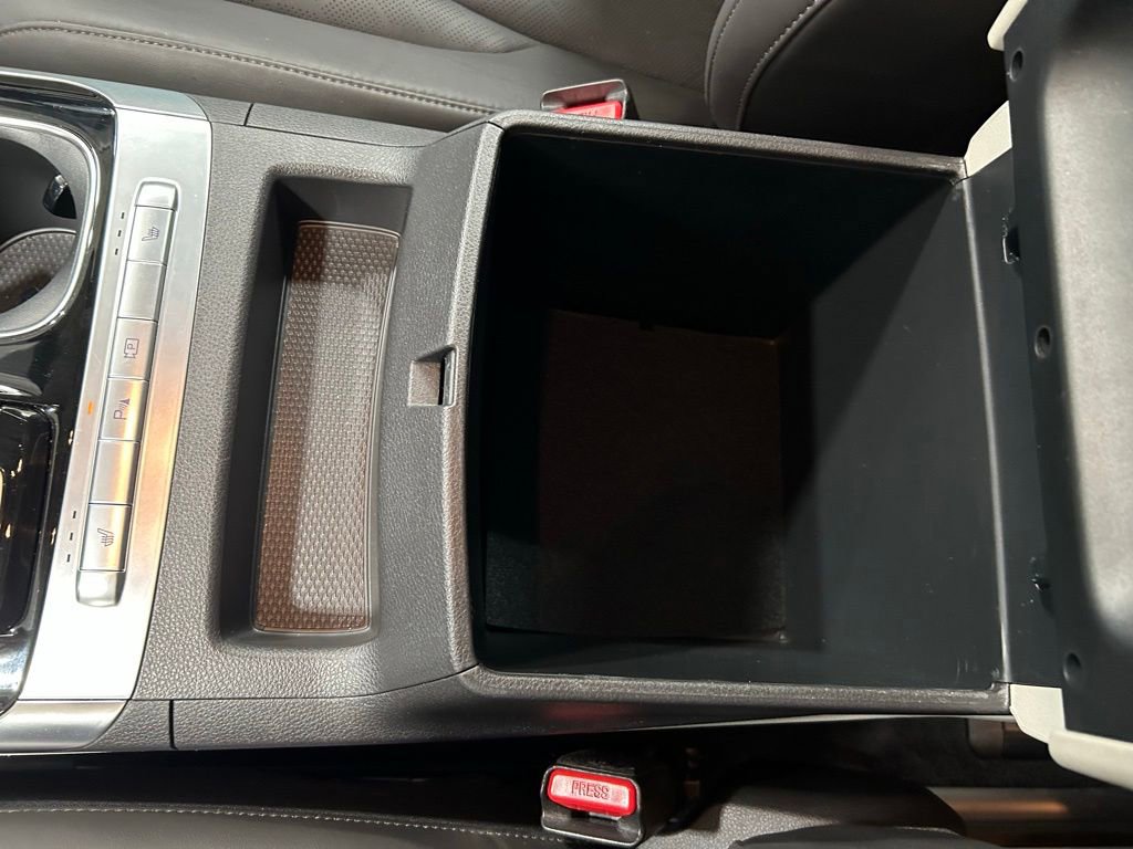 Used 2024 Kia Carnival EX FWD image 28