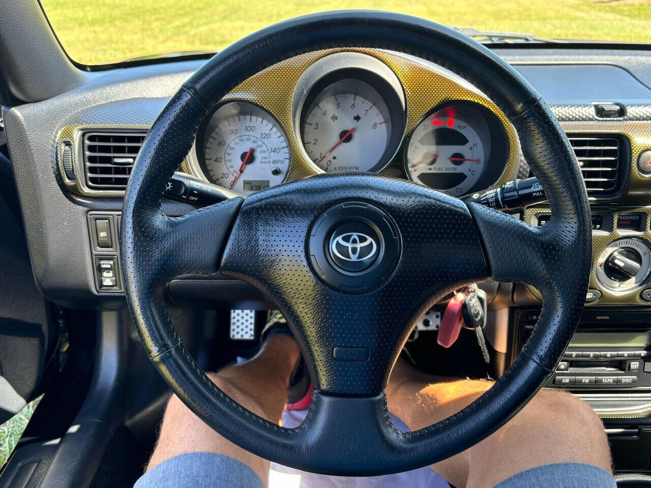 Used 2003 Toyota MR2 image 11