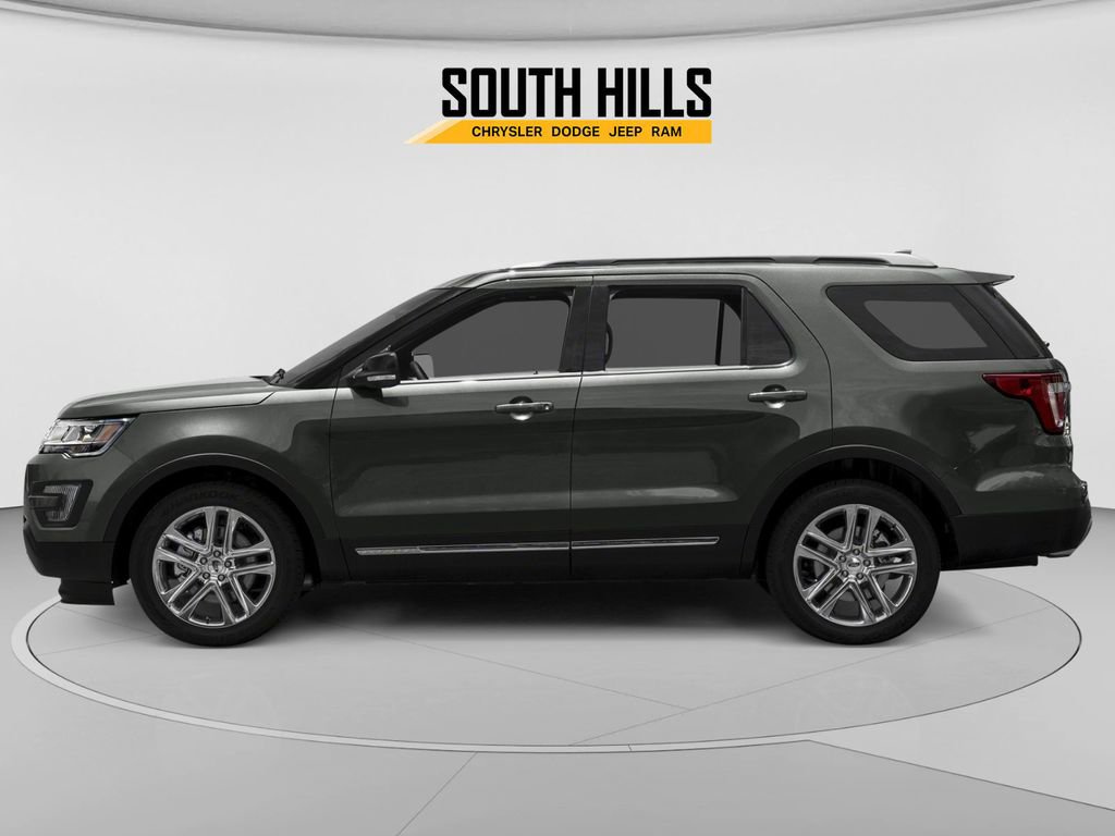 Used 2017 Ford Explorer XLT w/ Equipment Group 202A image 3