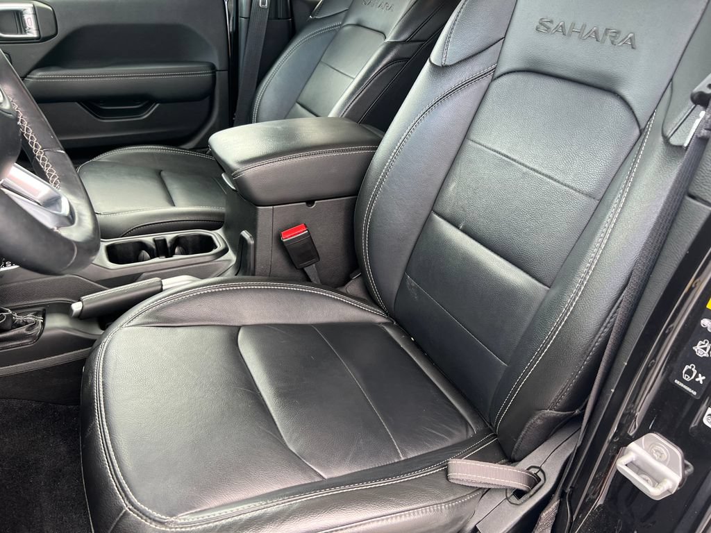 Used 2022 Jeep Wrangler Unlimited Sahara AWD/4WD image 11