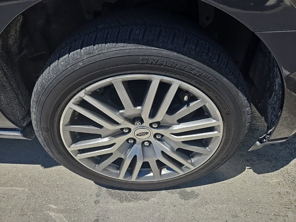Used 2022 Ford Expedition Limited RWD image 4