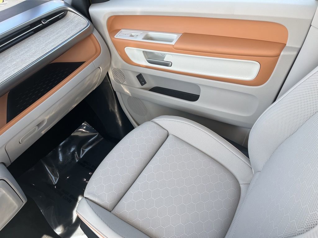 New 2025 Volkswagen ID. Buzz 1st Edition image 26